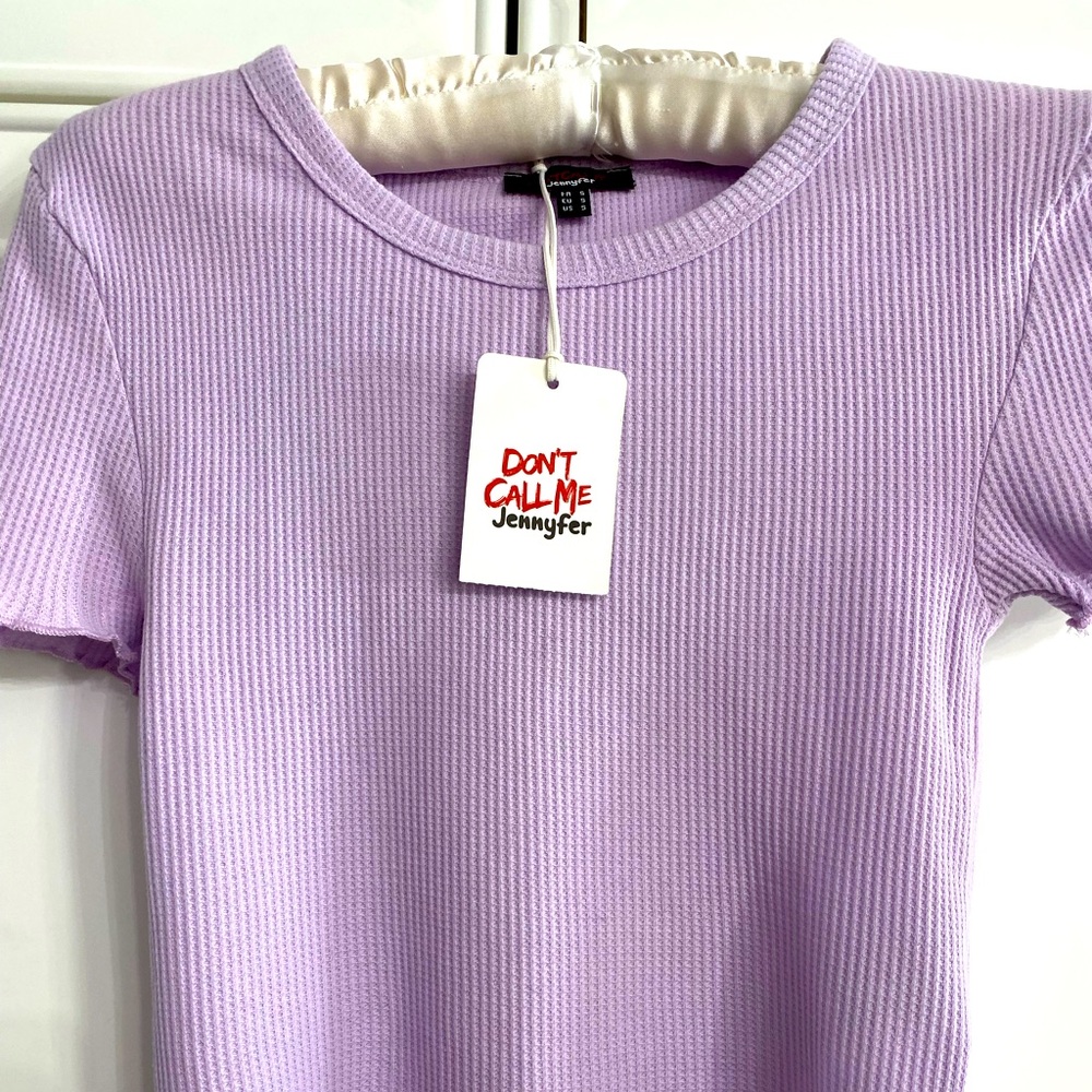 Don't Call Me Jennyfer Size Small Lavender Short Sleeve Ribbed Cropped Top NWT